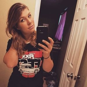 Meet your Posher, Kayla